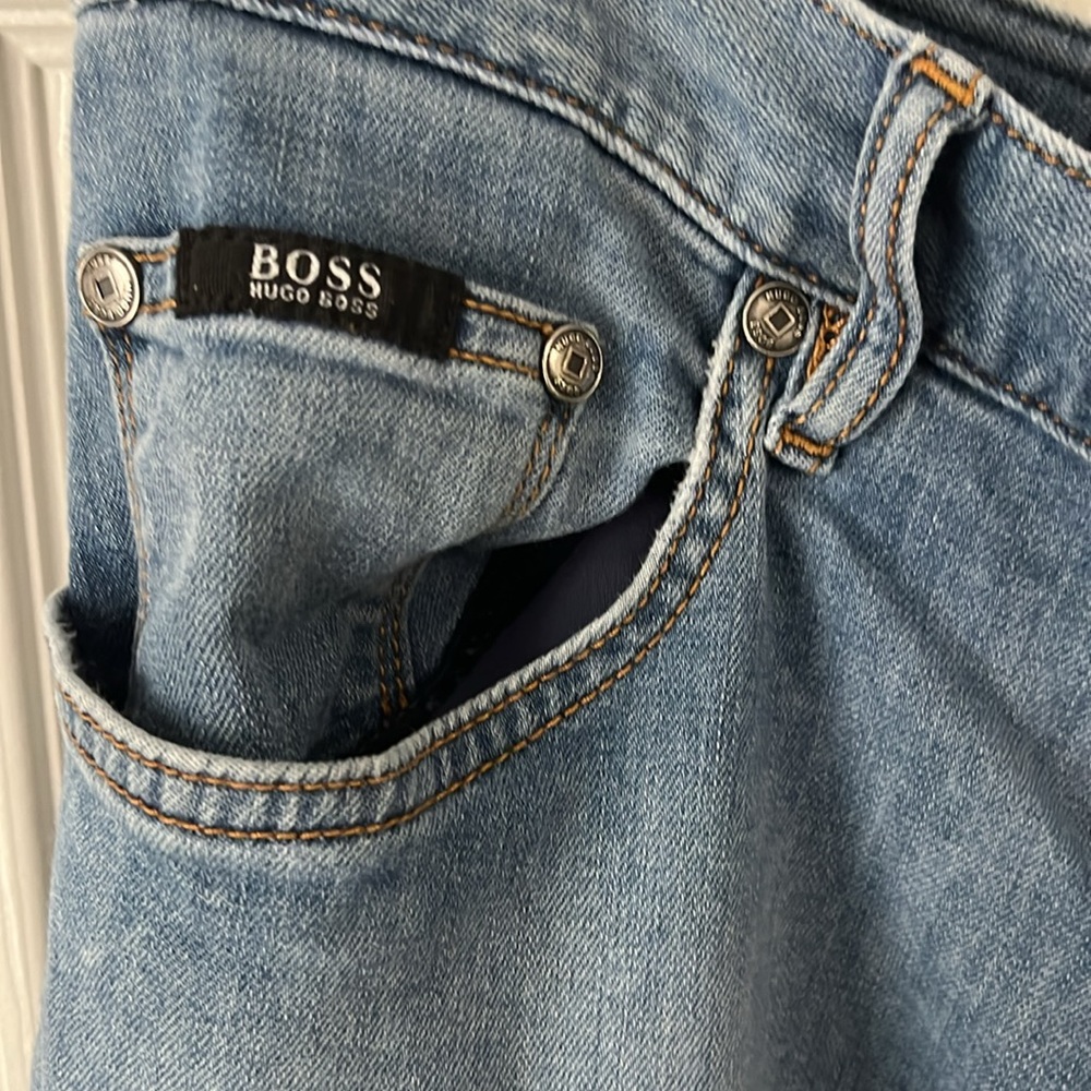 Hugo Boss Stretch Jeans Exclusive Italian Fabric - size 34x30.